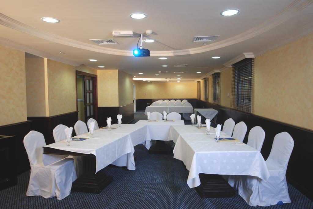 Al Bustan Hotel Шарджа Экстерьер фото