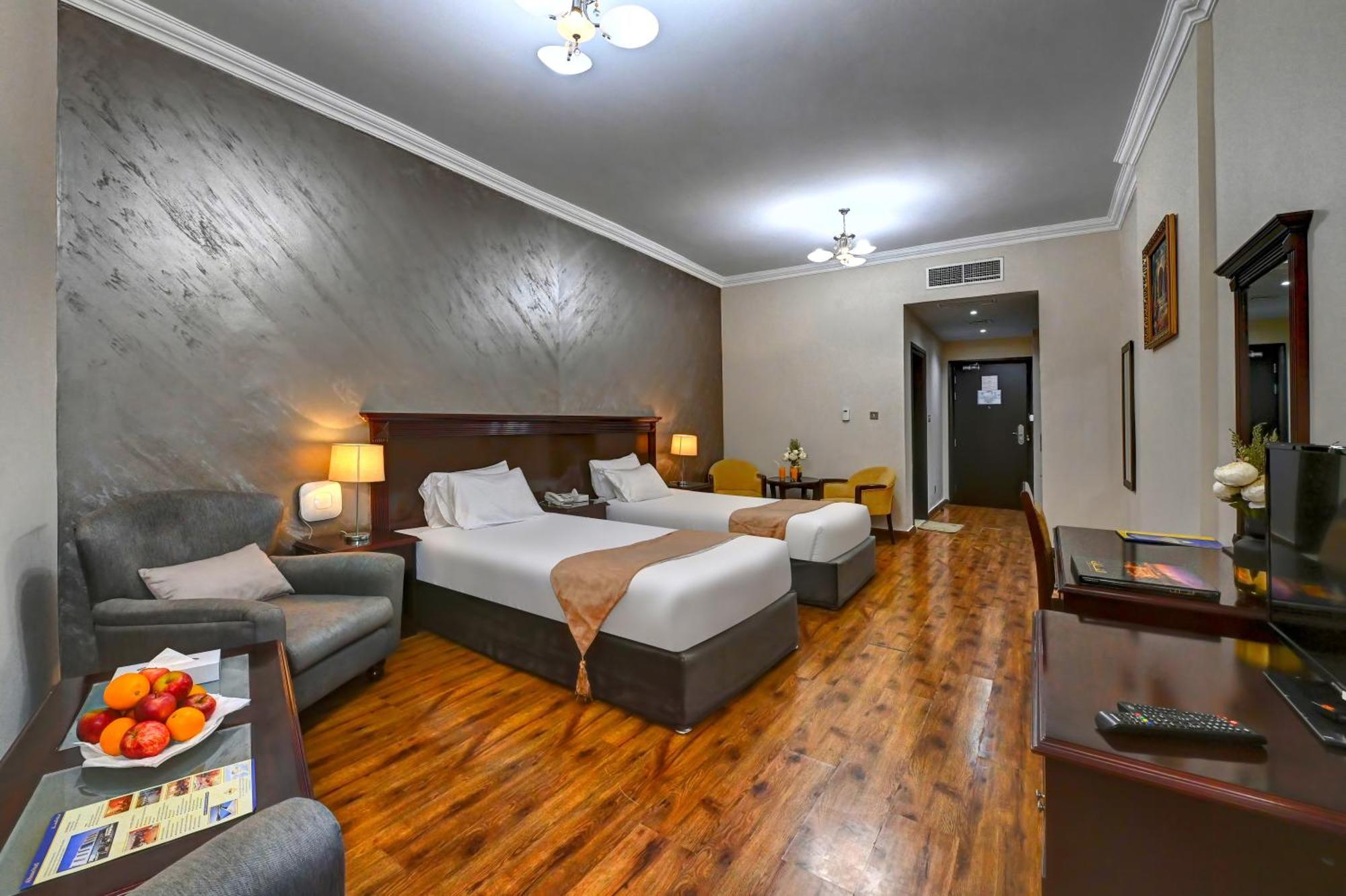 Al Bustan Hotel Шарджа Экстерьер фото