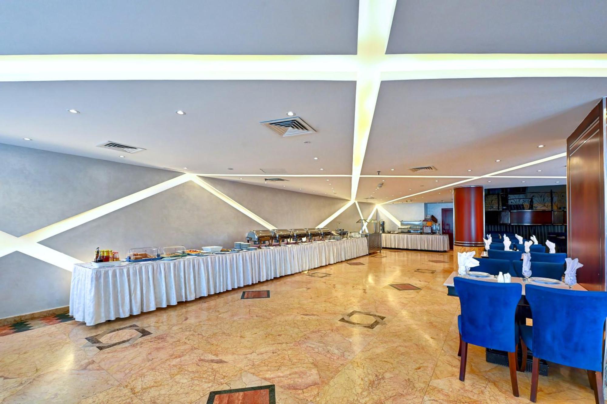 Al Bustan Hotel Шарджа Экстерьер фото